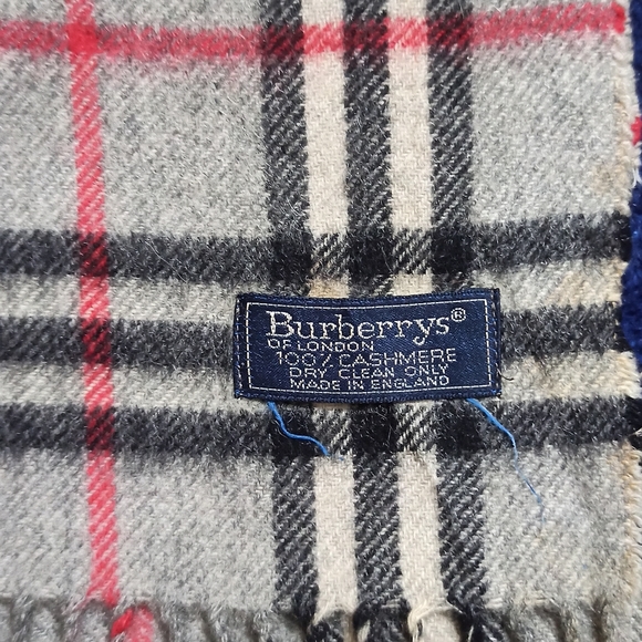 Burberry - Picture 2 of 3
